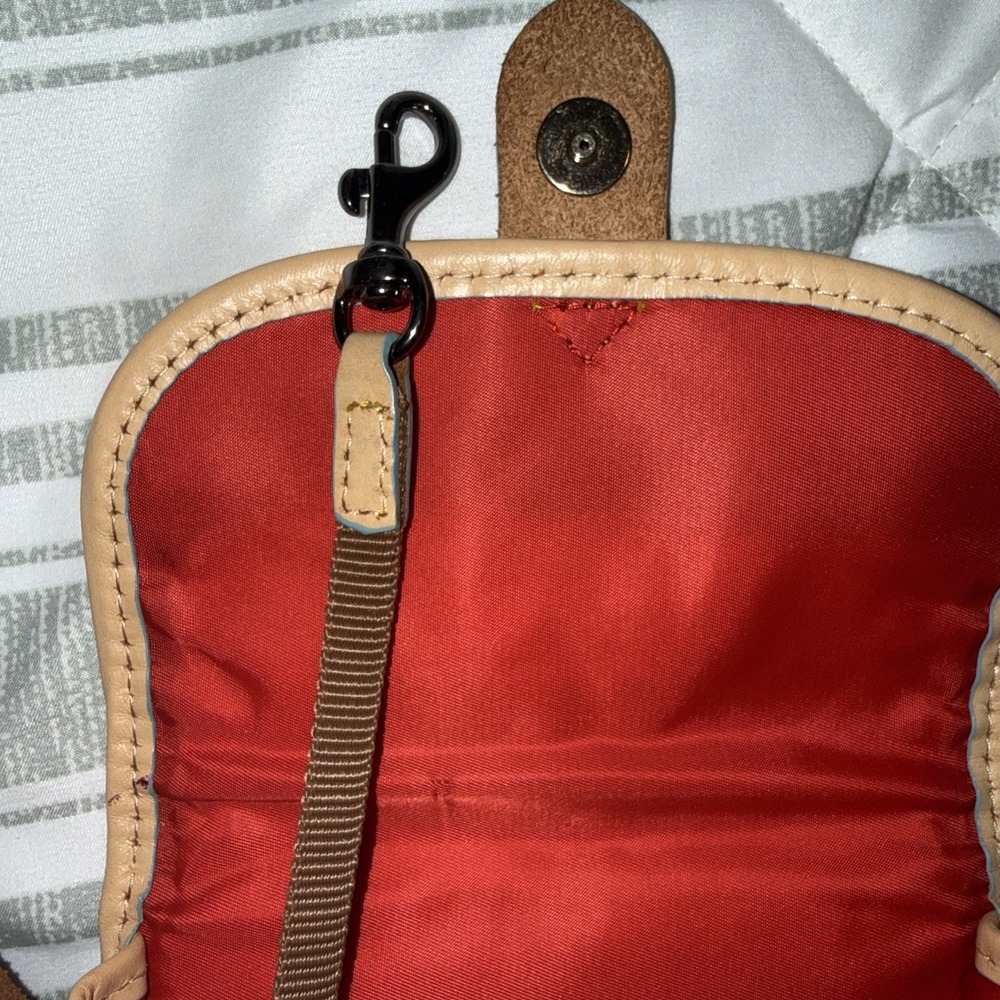 Dooney & Bourke Disney Character Buttons Crossbody Bag - Purse - Picture 8 of 13
